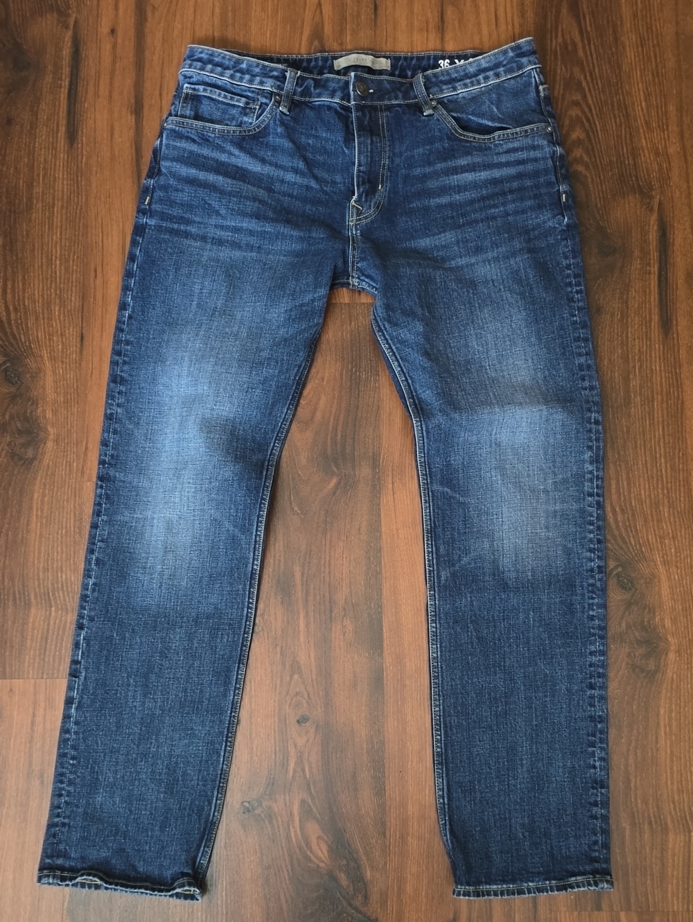 Vigoss "Lennon 342" Straight Leg Jeans in Dark Blue Wash W36 X L32